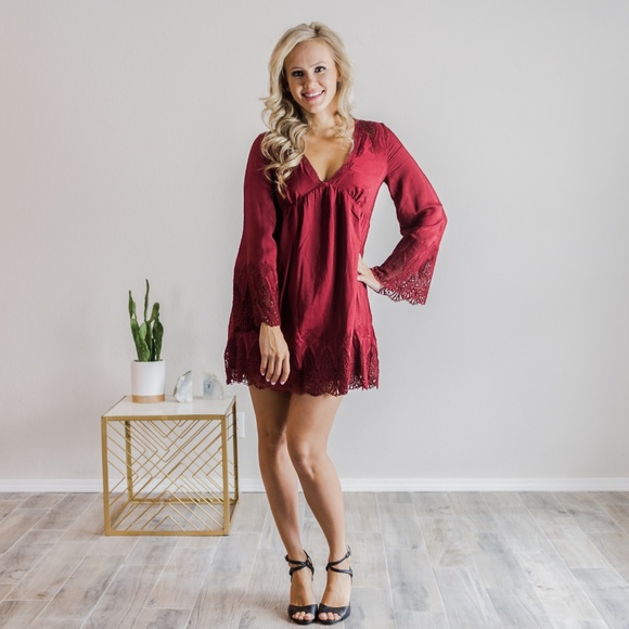 'Lace In Love' Dress - Picture 2 of 6